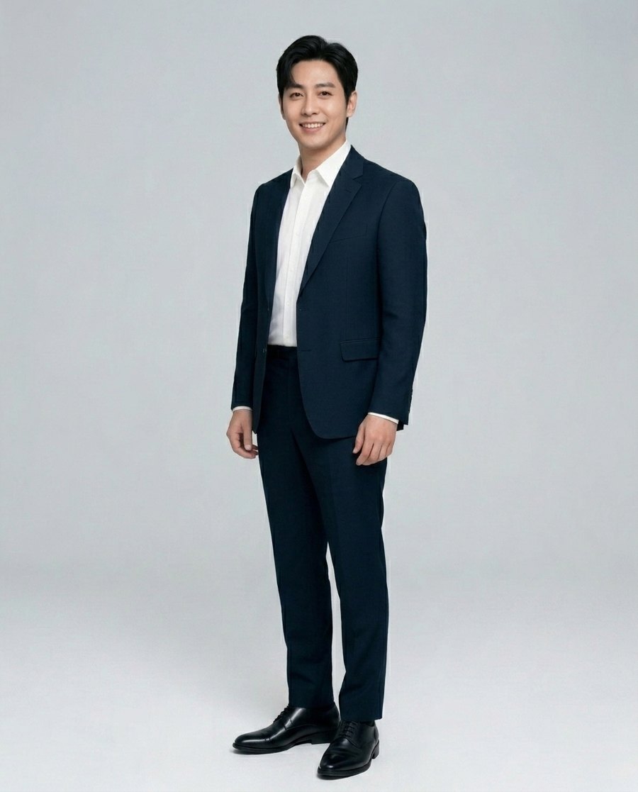 전신 · 측면 오피스룩 남성 A씨 전신 · 측면 컷